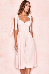Robe mi-longue évasée à bretelles nouées et fente haute - Rose